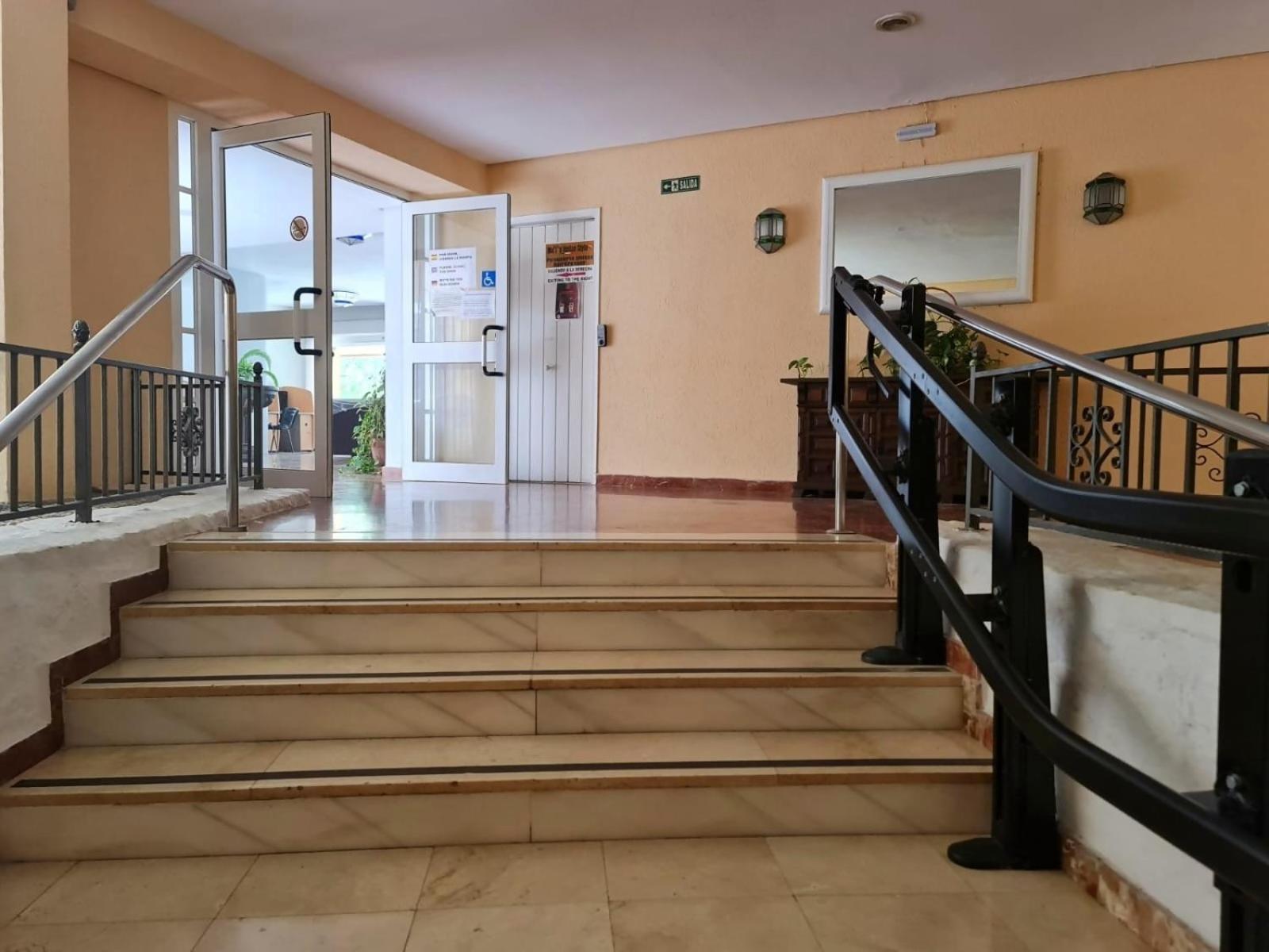 Estudio Aguila Prive Aceptamos Mascotas Benalmádena Exterior foto